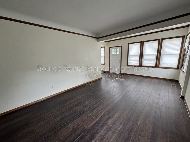 Foto del edificio - 2451 10th St