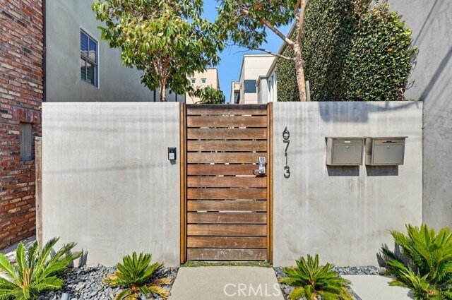 Foto del edificio - 6713 E Ocean Blvd