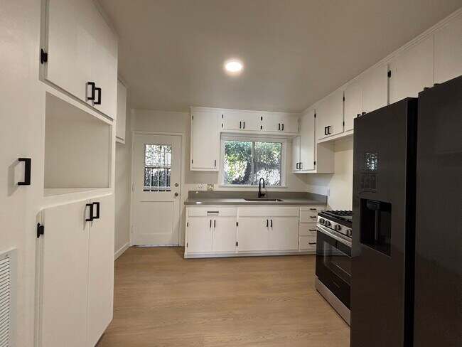Foto del edificio - 6817-6819 N Figueroa St