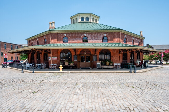 Downtown Petersburg is filled with restaurants