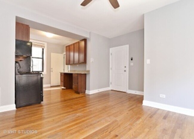 Foto del edificio - 903 W Cornelia Ave