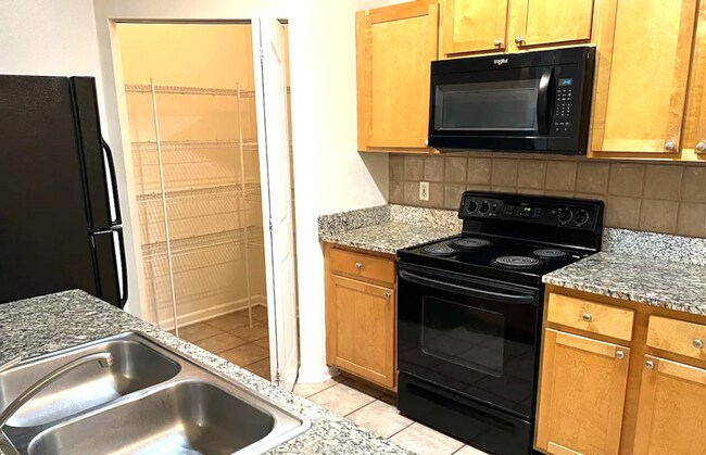Building Photo - 4207 S Dale Mabry Hwy