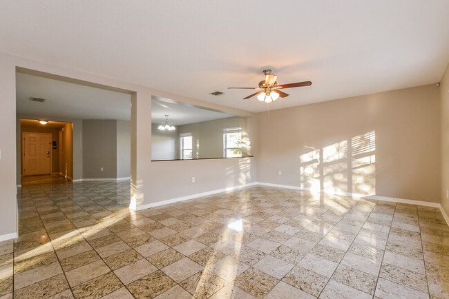 Foto del edificio - 1552 Truscott Ct