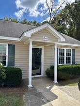 Building Photo - 1548 Surrey Ct