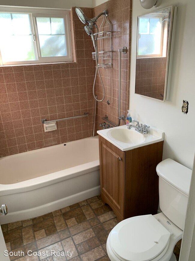 Building Photo - 2 br, 1 bath House - 622 W Sola