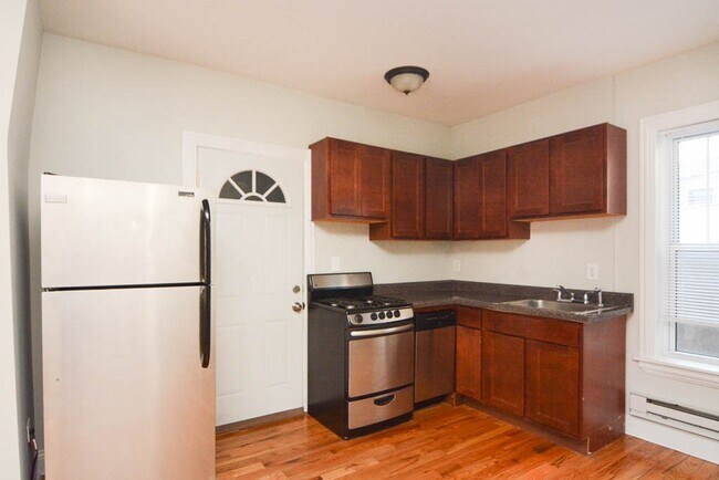 Foto del edificio - 634 W Oakdale Ave