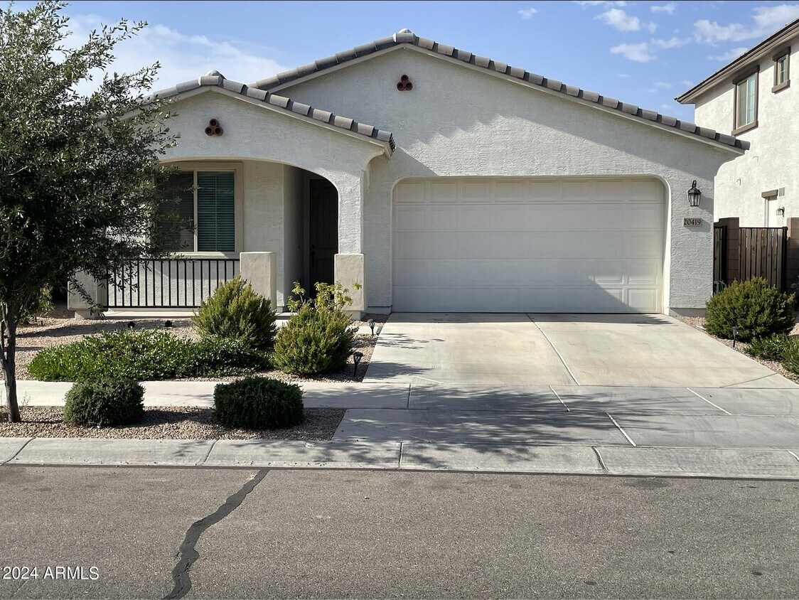 Foto principal - 20419 E Rosa Rd