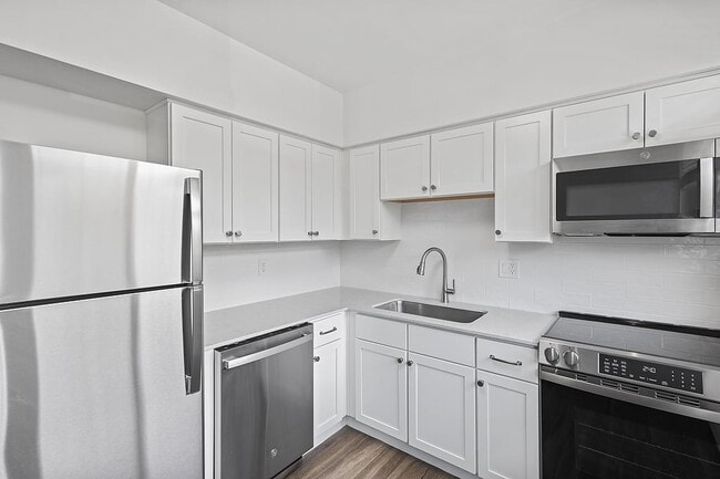 Building Photo - 1326 Corona