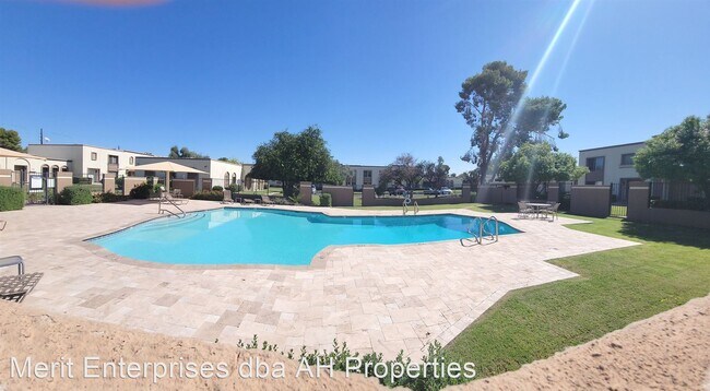 Foto del edificio - 3 br, 3 bath House - 5141 N 83RD ST