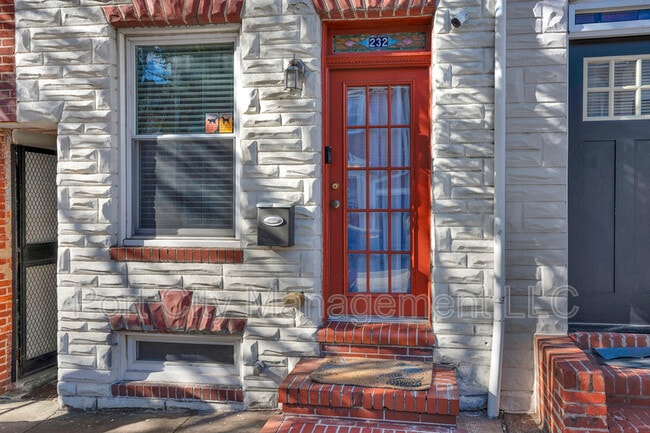 Photo - 232 S Castle St Apartment