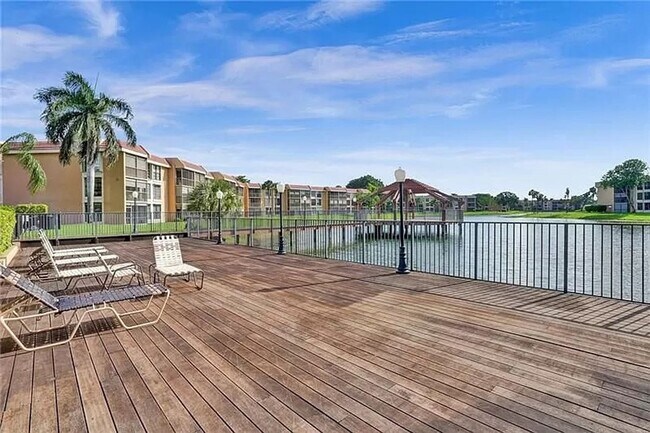 Building Photo - 6546 Coral Lake Dr