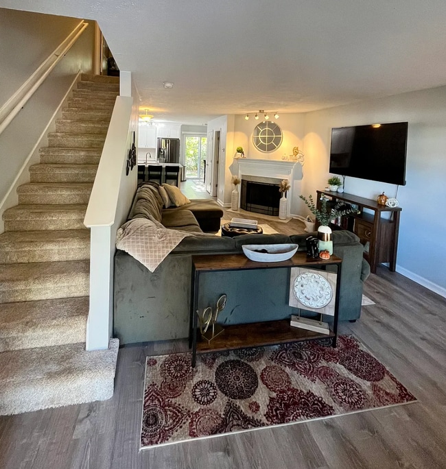 Photo - 580 Flintlock Ct House