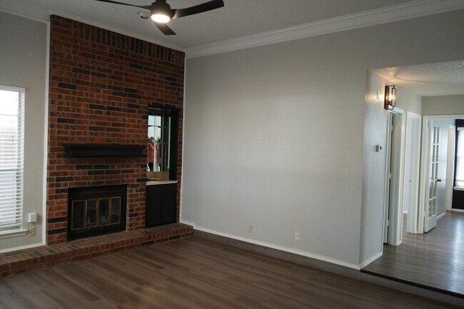 Foto del edificio - Southwest Lubbock 3 Bedroom - Move in 07/16