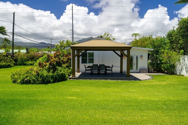 Building Photo - 110 N Kalaheo Ave