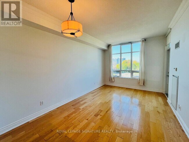 Building Photo - 10-510 Bloorview Pl