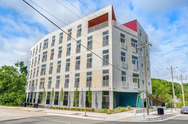 1st Floor modern condo in downtown Durham! - 1st Floor modern condo in downtown Durham!