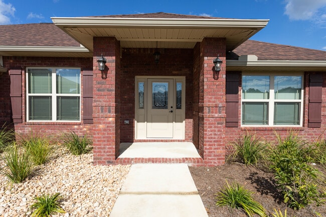 Building Photo - 9203 Tara Cir