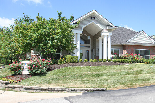 Building Photo - Lakewood Apartments