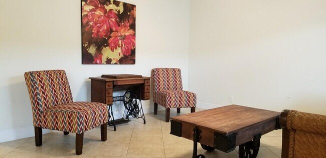 Foto del edificio - 735 Hummingbird Way