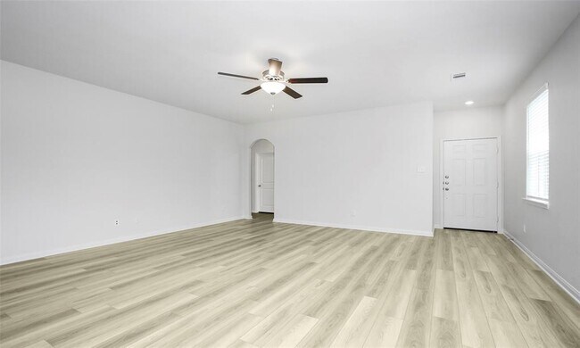 Building Photo - 460 Lone Rider Dr