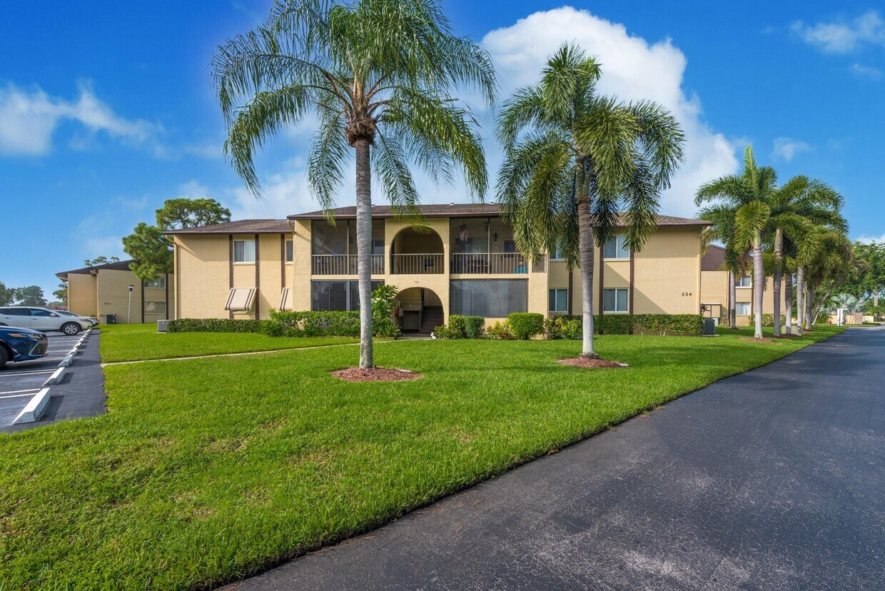 Foto principal - 334 Pine Ridge Cir