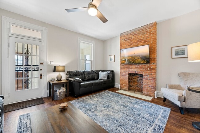 Building Photo - 374 E Whittier St