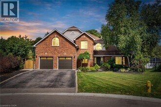 Building Photo - 17 Kintyre Ct