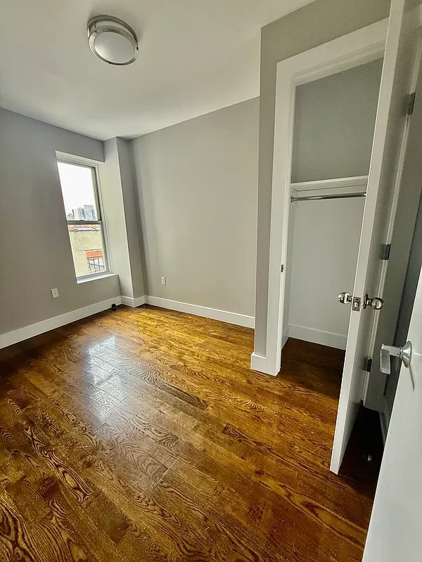 Foto del edificio - 238 E 111th St