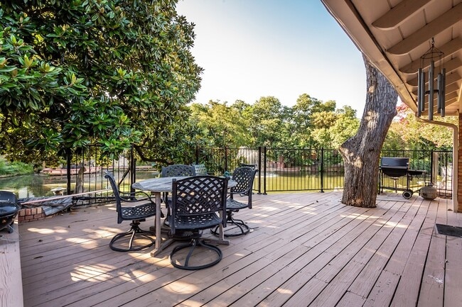 Photo - 6737 Lakefair Cir House