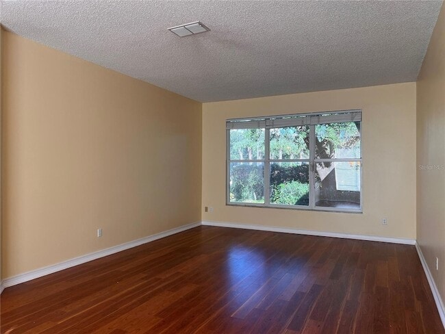 Foto del edificio - 1131 Turtle Lake Ct