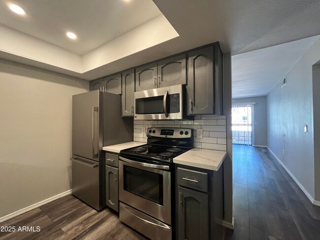 Building Photo - 3119 W Cochise Dr