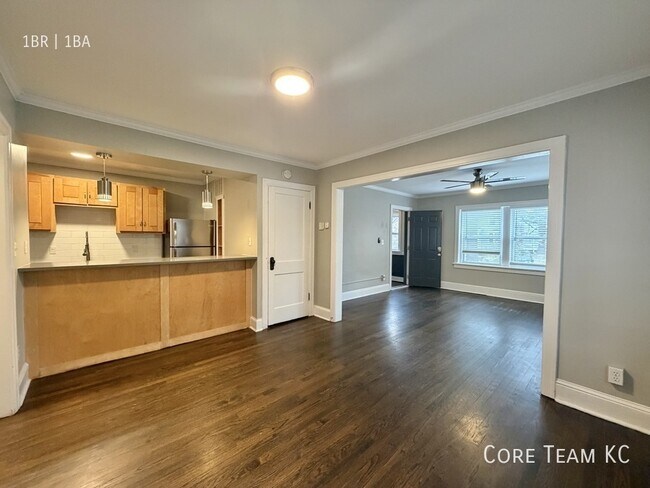 Building Photo - 217 E 46th St