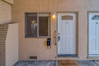 Building Photo - 3550 Alden Way