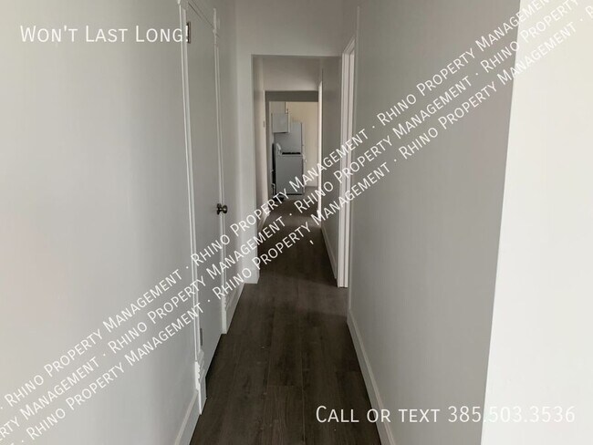 Foto del edificio - REDUCED RENT! 2 BD/1 BA Side By Side Duple...