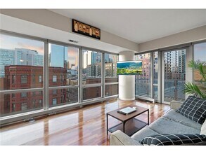 Building Photo - 929 Portland Ave