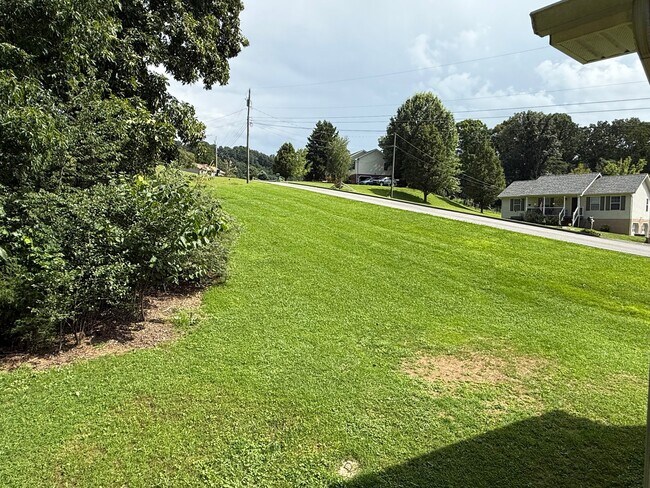Foto del edificio - 129 Meadowlark Drive