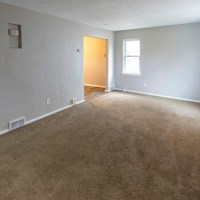 Building Photo - 25601 Briardale Ave