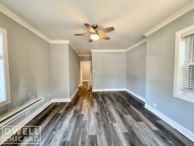 Foto del edificio - 1421 W Hutchinson St