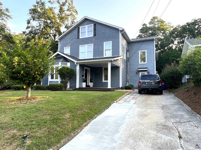 Building Photo - 3257 Ridge Ave
