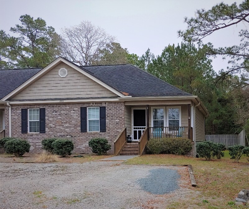 1003 High Point Ave SW Unit 5, Calabash, NC 28467 Condo for Rent in Calabash, NC