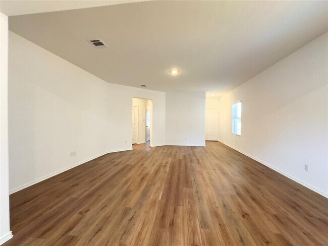 Building Photo - 106 Maravillas Bnd