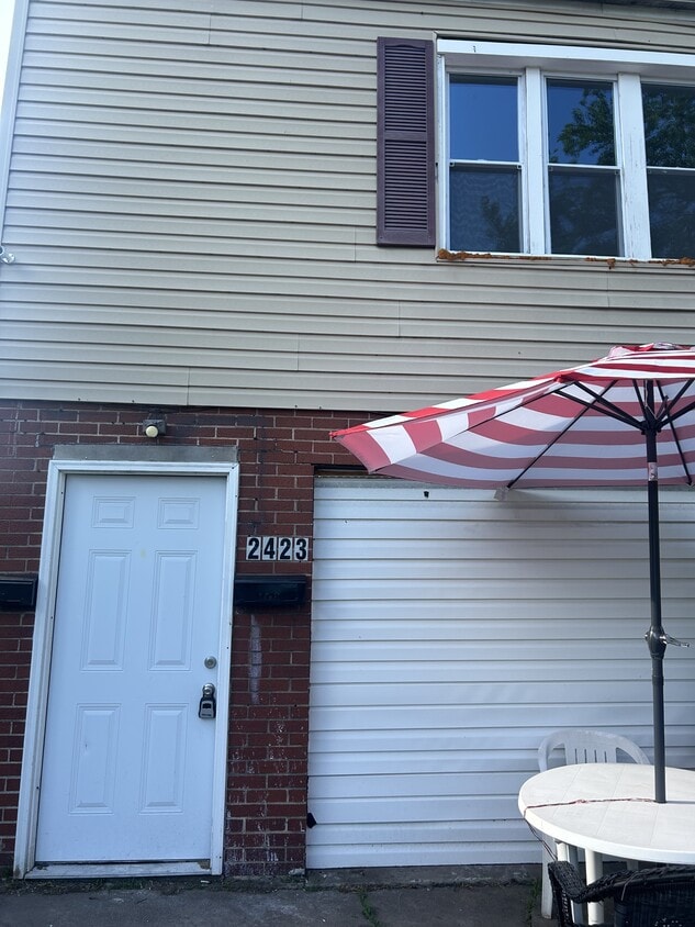 Photo - 2423 Lincoln Ave-2