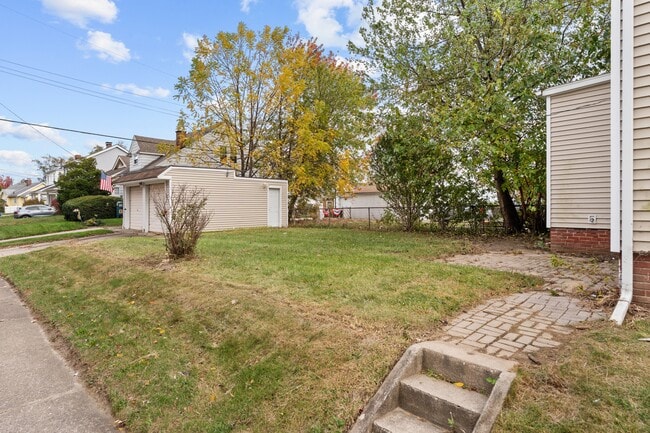 Foto del edificio - 1001 Woodsdale Ave