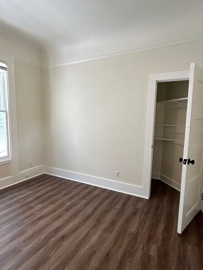 Building Photo - Updated 4 bedroom in NOPA!!