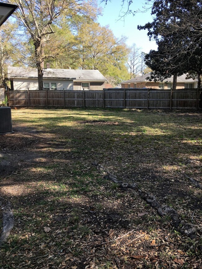 Building Photo - Single Family Home Located in West Ashley