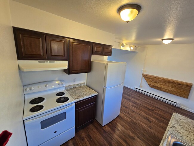 Foto del edificio - $200 OFF JAN. RENT!  2 Bed, 1 Bath Townhou...