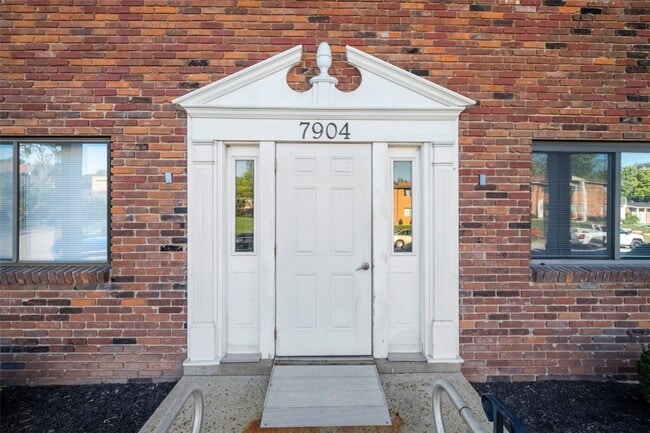 Foto del edificio - 7904 Camelot Ln