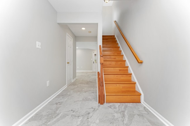 Building Photo - 44132 Mistletoe Terrace