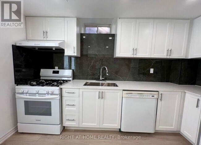 Building Photo - 99 Ascalon Dr