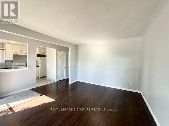 Photo du bâtiment - 368 Sharon Ave